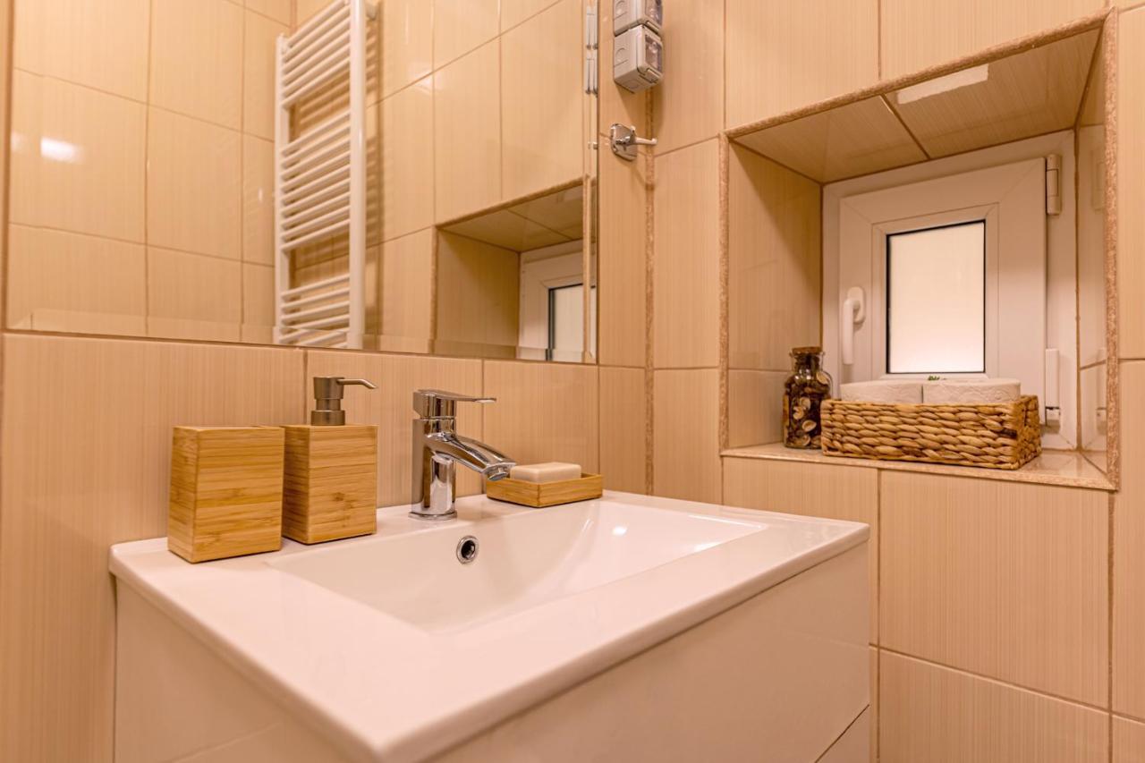 Garden Hideout - Central Apartment Брашов Екстериор снимка