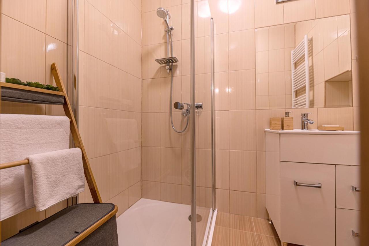 Garden Hideout - Central Apartment Брашов Екстериор снимка